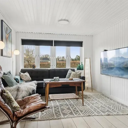 Holiday home Ally - 1-2km From The Sea By Interhome *